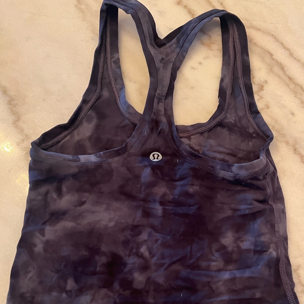 Lululemon - Picture 2 of 2